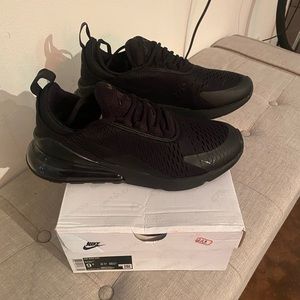 Nike Mens AirMax 270 Size 9.5 black